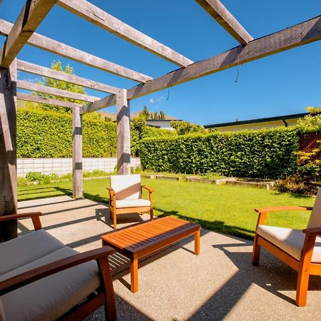 Roys Bay Lodge - Wanaka Holiday Home エクステリア 写真
